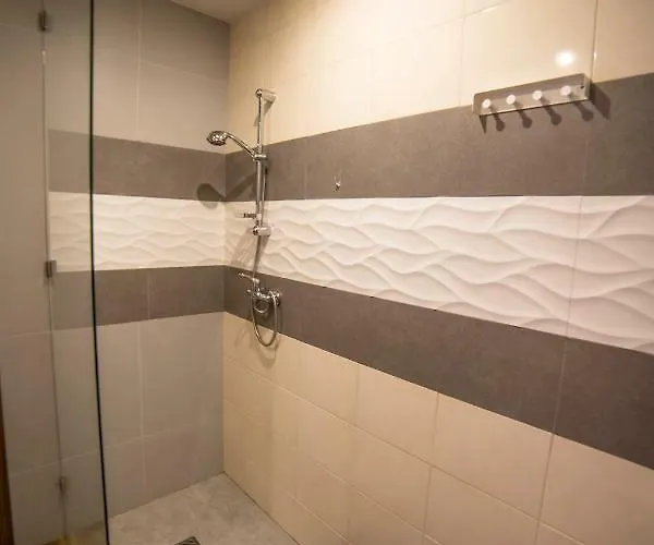 Lesna לימנובה